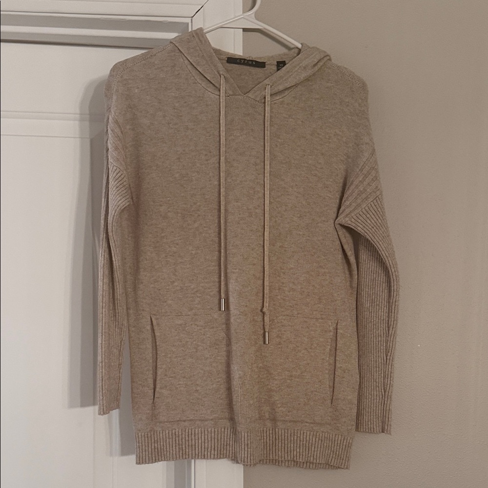 Cyrus Tan Women's Sweater